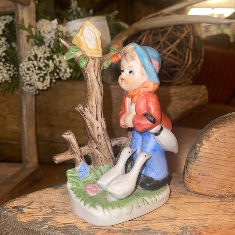 LOVELY~ Empress by Haruta Figurine ~[Boy & Umbrella with Geese]~~NICE!!